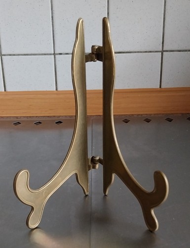 Messingständer für teller - für,