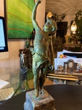 Schöne alte Statue Puto oder