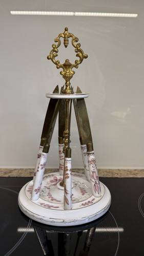 Uchatiusbronce/Porzellan