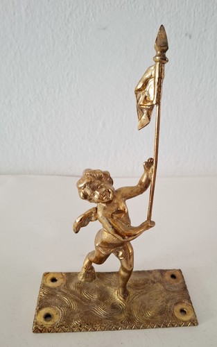 Antiker putto mit fahne - antiker,