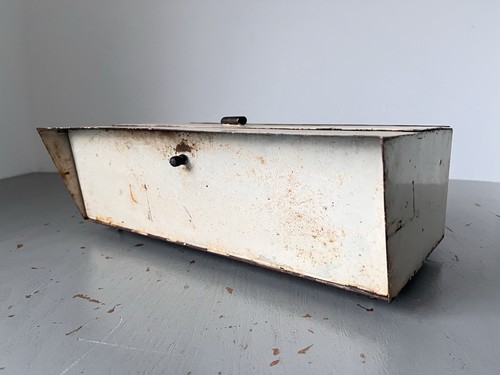 Alte kiste box metall art - alte,